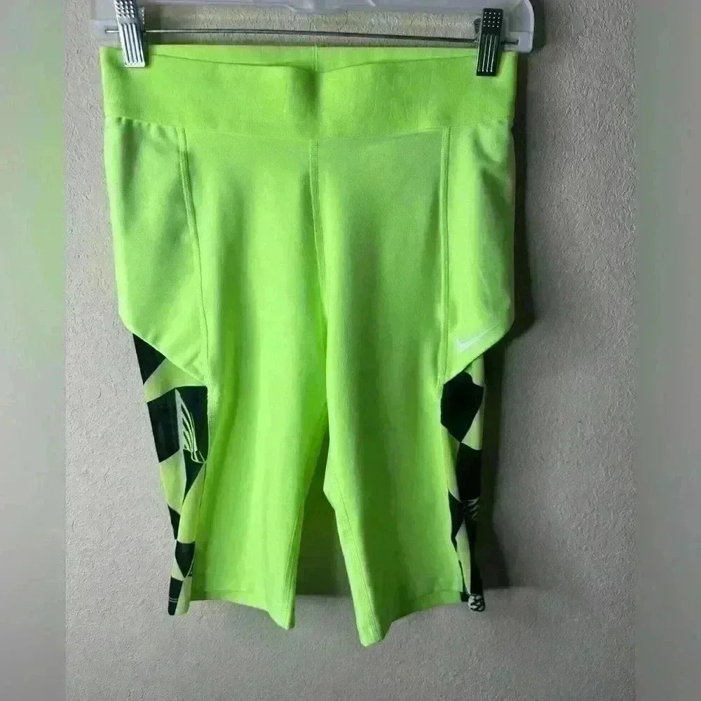 Nike 11" Baseline tennis Shorts Ghost Green/Black size S